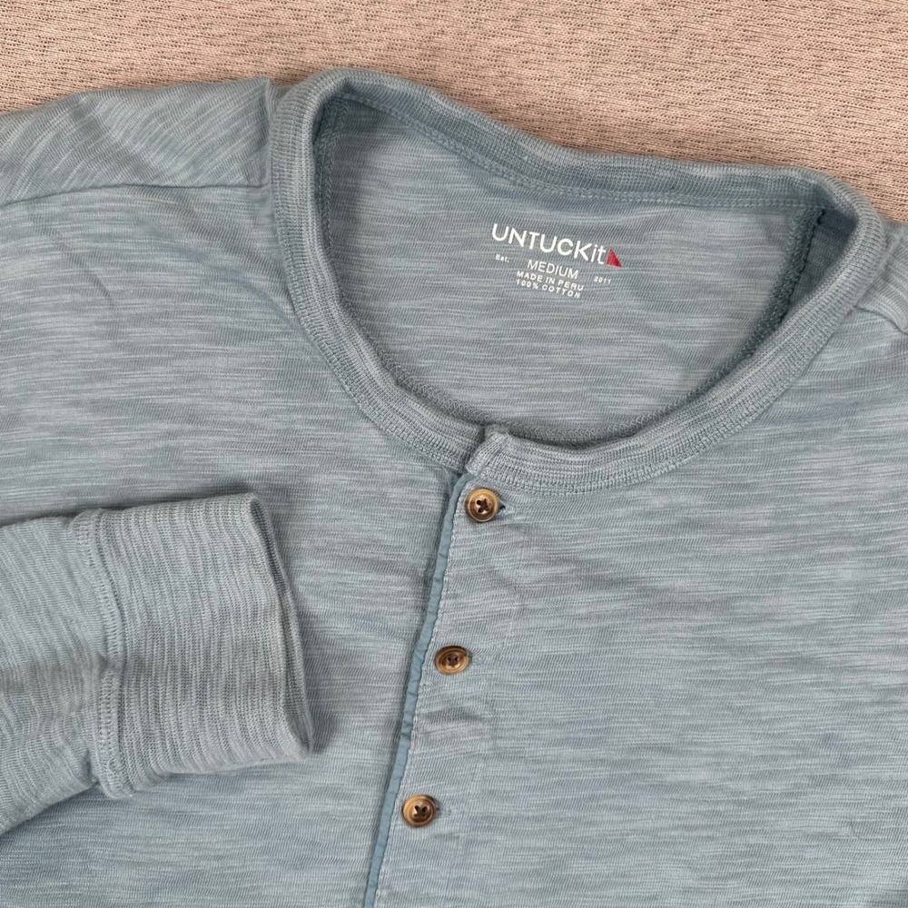 UNTUCKit‎ Henley Shirt Mens Medium Blue Slub Cotton Long Sleeve Yannick